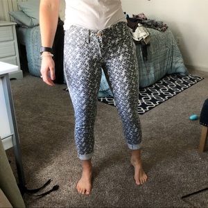 Printed Jegging Style Pants